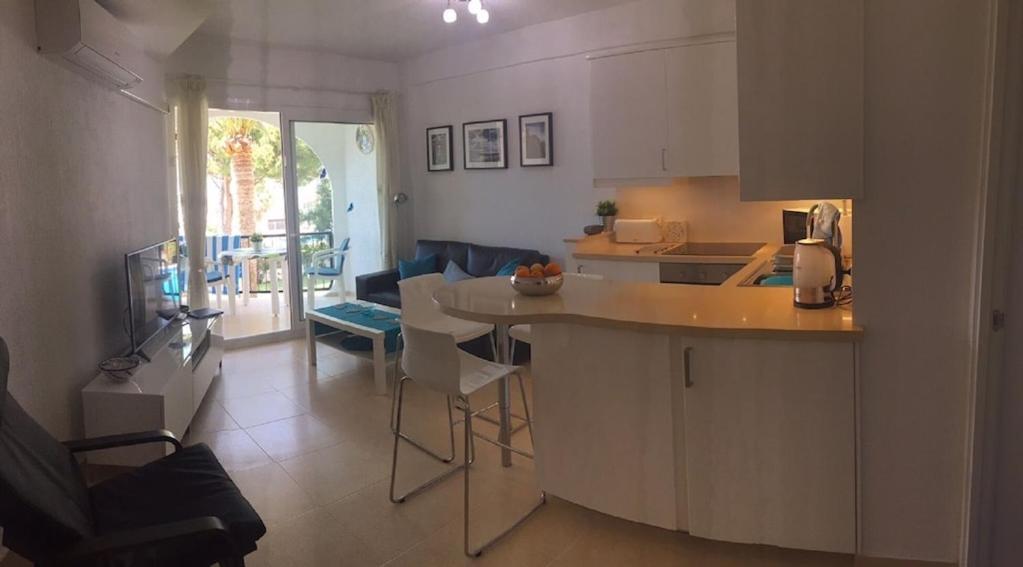 Edificio Verdemar - Stunning 1 Bed Apartment With Pool & Sea Views Нерха Экстерьер фото